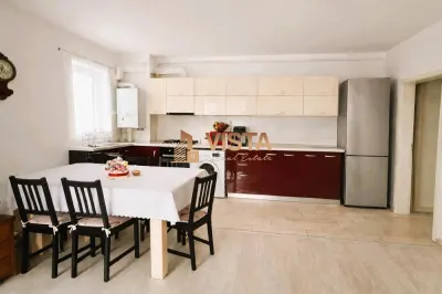 Apartament 3 camere mobilat si utilat. Parcare si boxa incluse in pret. Zona Tractorul -Coresi - foto 2