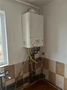 Casa individuala cu panouri solare si centrala pe gaz Parta - foto 7