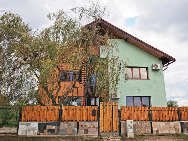Casă 8 camere Moșnița Nouă - poza 16