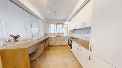 Apartament de vanzare in Sibiu - decomandat, cu vata bazaltica, mobilat si utilat de lux - foto 9