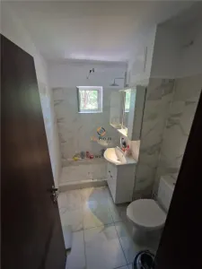 Decomandat 3 Camere 2 Bai 2 Balcoane Zona  Aradului - foto 17