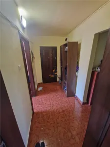 Decomandat 3 Camere 2 Bai 2 Balcoane Zona  Aradului - foto 5