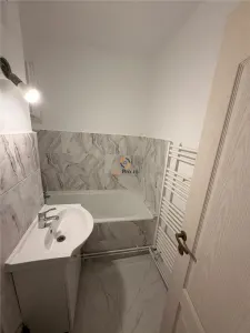 Apartament recent renovat cu centrala proprie parter zona Sagului - foto 4