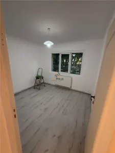 Apartament recent renovat cu centrala proprie parter zona Sagului - foto 9