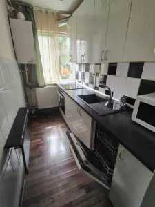 Apartament cu Centrala Proprie Bloc Izolat - foto 2