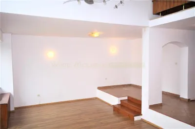 Vila 8 camere, inchiriere lunga durata, lac Balotesti - foto 1