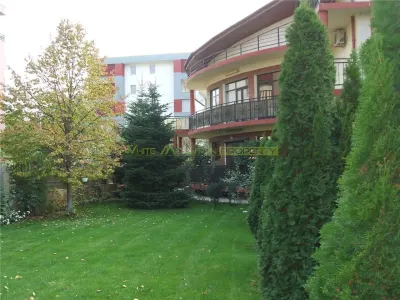 Vila 14 camere, piscina exterioara, Bragadiru, oportunitate extindere - foto 1