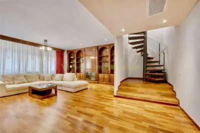 Penthouse premium de vânzare în zona Her?str?u, - foto 1