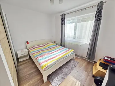 Apartament doua camere si boxa de vanzare in Top City Tractorul - foto 18
