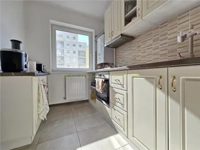 Apartament doua camere si boxa de vanzare in Top City Tractorul - foto 3