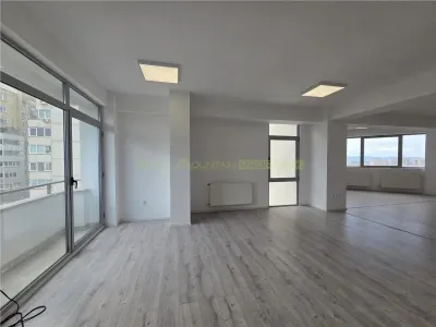 Apartament 3 camere Centrul Civic pretabil co-working hub - Brasov
