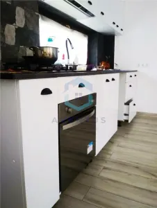 Apartament in vila, cu parcare si curte - foto 3