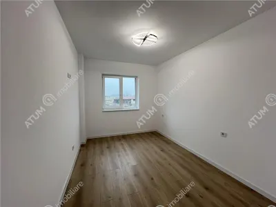 De vanzare apartament cu 3 camere decomandate cu 2 balcoane si loc de parcare in zona Calea Surii Mici - foto 4