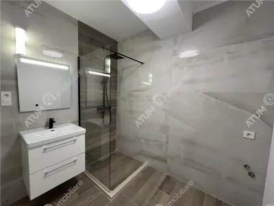 De vanzare apartament cu 3 camere decomandate cu 2 balcoane si loc de parcare in zona Calea Surii Mici - foto 6