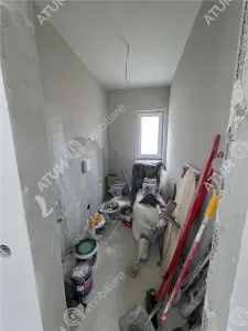 Casa individuala de vanzare cu 4 camere decomandate curte libera de 330 mp si garaj la demisol in comuna Selimbar din Sibiu - foto 18