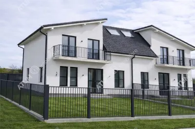 De vanzare casa cu 4 camere si teren propriu de 250 mp localizat in Selimbar Mohu - Sibiu