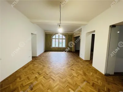 Vila de vanzare cu suprafata de 609 mp utili si teren de 950 mp situata in zona ultracentrala a Sibiului - foto 18