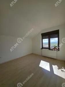 De vanzare casa individuala cu 5 camere terasa si vedere la Muntii Fagaras in cartier Bavaria Sibiu - foto 11