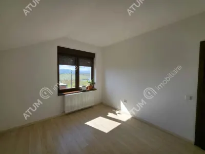 De vanzare casa individuala cu 5 camere terasa si vedere la Muntii Fagaras in cartier Bavaria Sibiu - foto 12