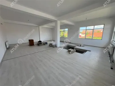 Casa de inchiriat la cheie cu suprafata de 200 mp Parter Etaj si curte 250 mp situata in zona Gusterita din Sibiu - foto 2