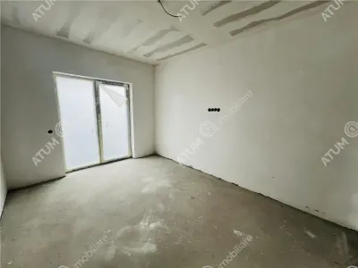 De vanzare apartament cu 3 camere 2 bai si balcon etajul 2 zona Doamna Stanca - foto 4