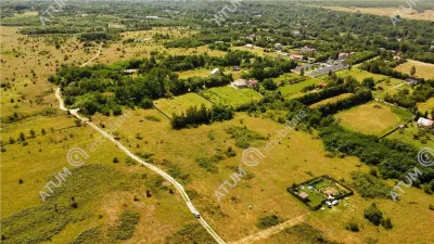 Teren intravilan 550 mp de vanzare pe Valea Avrigului localitatea Avrig - foto 1