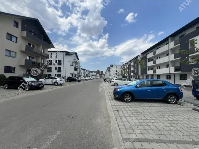 De vanzare apartament cu 2 camere decomandate si balcon etaj 2 zona Doamna Stanca - Sibiu
