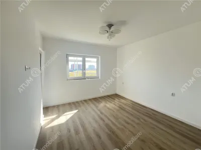 De vanzare apartament cu 2 camere decomandate si balcon etaj 2 zona Doamna Stanca - foto 4