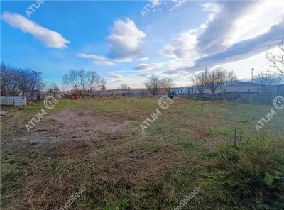 De vanzare casa cu 4 camere si 1650 mp teren in Porumbacu de Jos jud Sibiu - foto 11