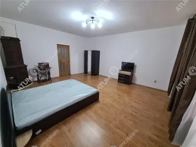 De vanzare apartament la casa cu 2 camere si pivnita in Centrul Istoric din Sibiu - foto 2