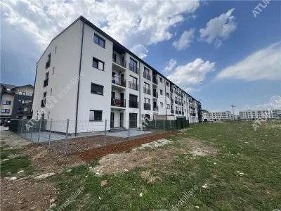De vanzare apartament cu 2 camere decomandate si balcon etaj 2 zona Doamna Stanca - Sibiu