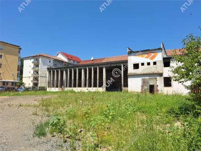 De vanzare spatiu cu suprafata de 500 mp amplasat pe teren de 1159 mp in zona Strand din Sibiu - Sibiu