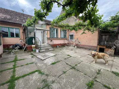 Casa individuala de vanzare cu 2 camere teren 470 mp situata in centrul orasului Cisnadie din Sibiu - foto 2
