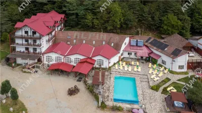 Pensiune de vanzare compusa din 33 camere restaurant terasa si piscina zona Rasinari din Sibiu - Rasinari