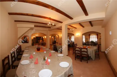 Pensiune de vanzare compusa din 33 camere restaurant terasa si piscina zona Rasinari din Sibiu - foto 8