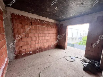 Casa de vanzare cu 4 camere 2 bai balcon teren 230 mp situat in Selimbar - foto 17