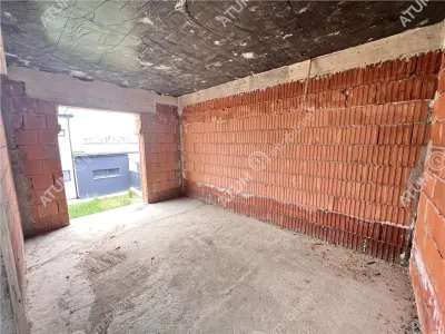 Casa de vanzare cu 4 camere 2 bai balcon teren 230 mp situat in Selimbar - foto 5