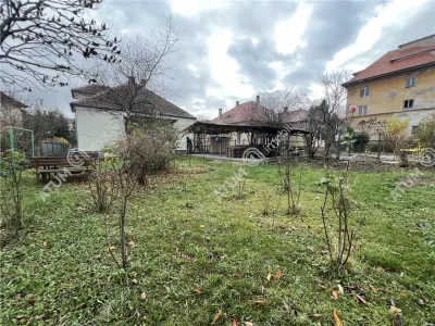 De vanzare casa individuala cu 4 camere pe un singur nivel cu 4 camere si teren 900 mp zona Calea Poplacii Sibiu - foto 2