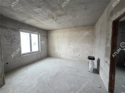 Casa individuala cu 4 camere si curte libera 340 de mp in orasul Cisnadie din Sibiu - foto 12