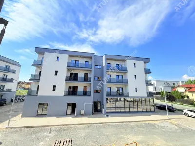Apartament cu 3 camere la cheie etaj 1 de vanzare in Selimbar loc parcare inclus - foto 14