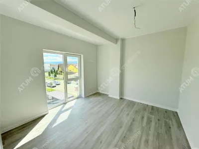 Apartament cu 3 camere la cheie etaj 1 de vanzare in Selimbar loc parcare inclus - foto 6