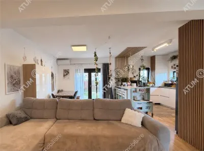 De vanzare casa cu 5 camere si teren de 250 mp in Cristian - foto 2
