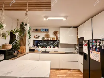 De vanzare casa cu 5 camere si teren de 250 mp in Cristian - foto 20