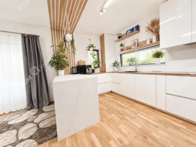 De vanzare casa cu 5 camere si teren de 250 mp in Cristian - foto 3