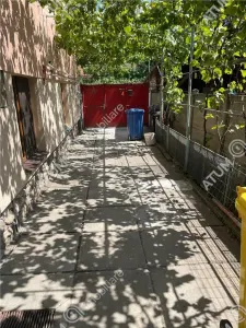 De inchiriat apartament cu 3 camere decomandate si curte comuna situat la etajul 1 al unei case din zona Tiglari Sibiu - foto 15