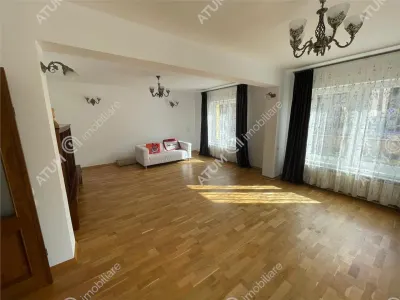 De inchiriat casa cu 8 camere si curte de 800 mp in zona Calea Poplacii din Sibiu - foto 1