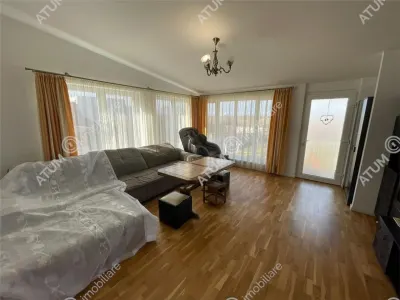 De inchiriat casa cu 8 camere si curte de 800 mp in zona Calea Poplacii din Sibiu - foto 4