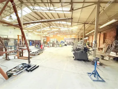 Hala industriala de vanzare in Cisnadie in suprafata de 1175 mp - foto 2
