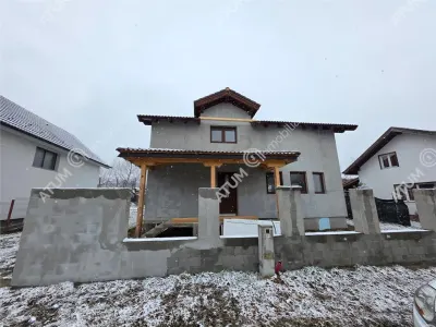 Casa cu 5 camere decomandate pe teren de 390 mp de vanzare in orasul Cisnadie judet Sibiu - Cisnadie