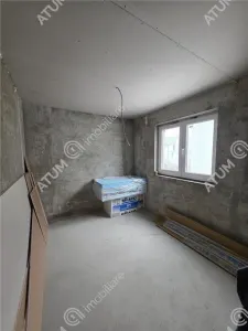 Casa cu 5 camere decomandate pe teren de 390 mp de vanzare in orasul Cisnadie judet Sibiu - foto 14